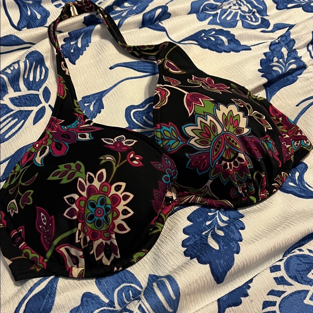 Victoria’s Secret Bikini Top Size 34D - Picture 4 of 6